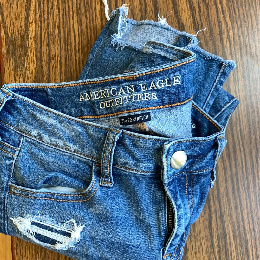 American Eagle ripped low rise jegging